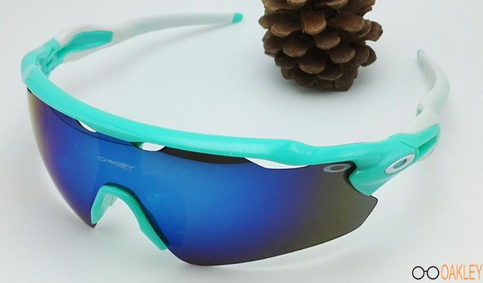 blue oakley radar sunglasses